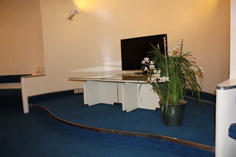 Albergo Residence Italia Vintage Hotel Pordenone Bagian luar foto